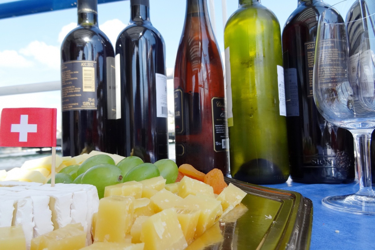 SchifffahrtWeinseminar_WeinmitKäse